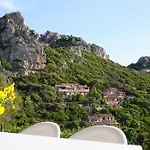 Casa vacanze Roccette Ondaturchese, Vista Mare E Jacuzzi Privata Costa Paradiso